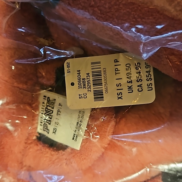 NWT Victoria Secret Pink bathrobe - Picture 2 of 3